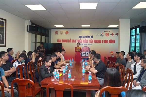 Sân chơi bổ ích, góp  phần nâng cao thể lực, tầm vóc cho học sinh - Anh 1