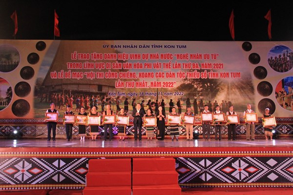 Kon Tum: Vinh danh các Nghệ nhân ưu tú - Anh 3