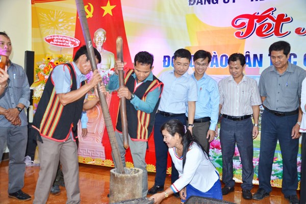 Độc đáo Tết Ngã rạ của đồng bào Cor ở Quảng Ngãi - Anh 4
