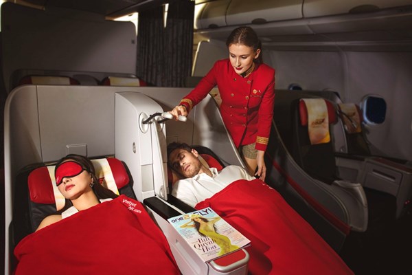 Trải nghiệm đẳng cấp, sành điệu dễ dàng cùng hạng vé SkyBoss Business của Vietjet - Anh 1