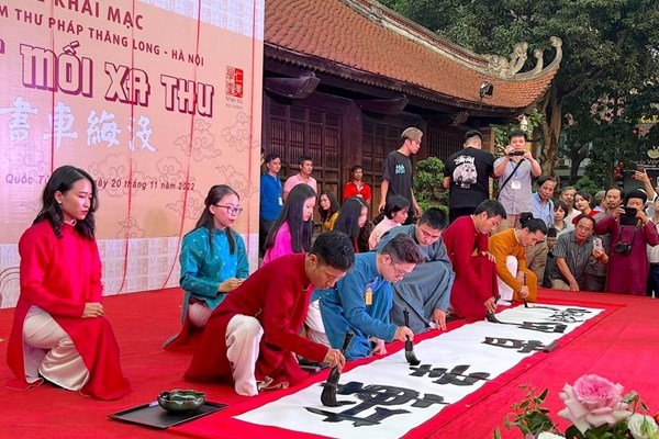 Triển lãm thư pháp “Một mối xa thư” tại Văn Miếu - Quốc Tử Giám - Anh 3