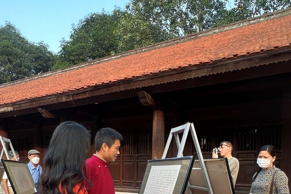 Triển lãm thư pháp “Một mối xa thư” tại Văn Miếu - Quốc Tử Giám - Anh 4