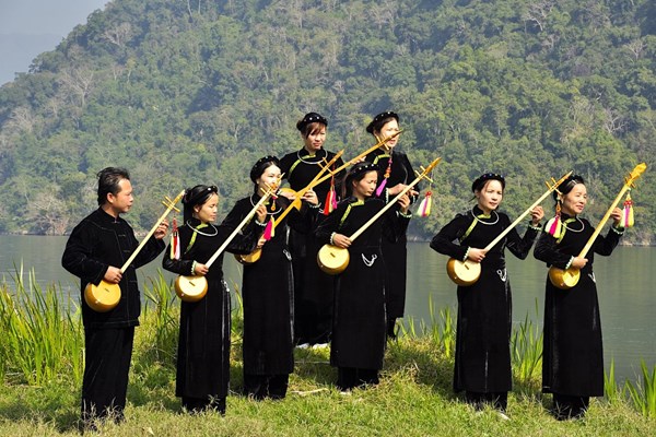 Những thách thức trong phát triển văn hoá trong thời gian tới - Anh 4