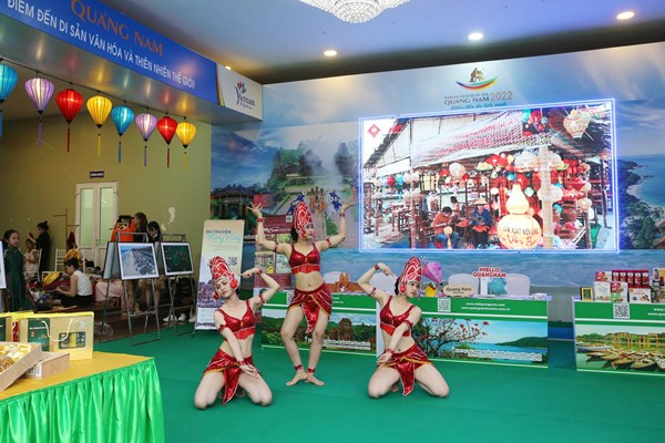 Khai mạc Triển lãm Tuần Văn hóa Du lịch Di sản xanh - Anh 8