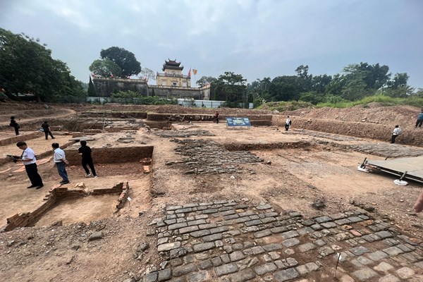 Khai quật thăm dò khu vực chính điện Kính Thiên: Phát lộ dấu tích sân Đan Trì, đường Ngự Đạo - Anh 3