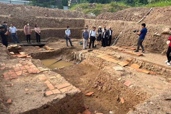 Khai quật thăm dò khu vực chính điện Kính Thiên: Phát lộ dấu tích sân Đan Trì, đường Ngự Đạo - Anh 2