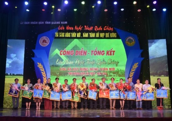 Quảng Nam: Liên hoan nghệ thuật quần chúng các xã xây dựng nông thôn mới - Anh 5