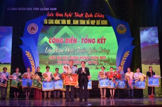 Quảng Nam: Liên hoan nghệ thuật quần chúng các xã xây dựng nông thôn mới - Anh 1