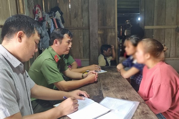 Gặp những nạn nhân của “việc nhẹ, lương cao” - Anh 2