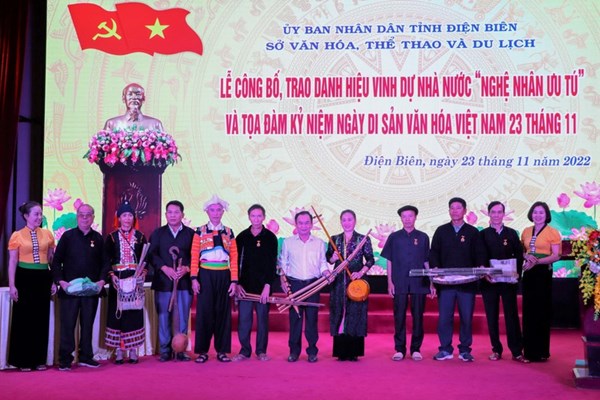 13 nghệ nhân của Điện Biên được trao danh hiệu 'Nghệ nhân Ưu tú' - Anh 2
