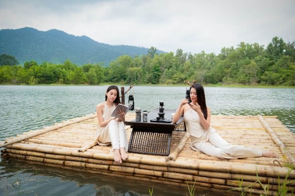 Hoa hậu Tiểu Vy, Á hậu Kim Duyên khoe sắc giữa đại ngàn M’Drak - Anh 4