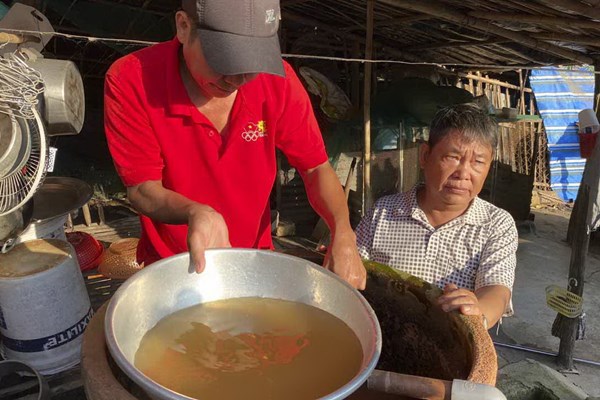 Sống cạnh nhà máy nước sạch, người dân phải dùng giếng khoan - Anh 2
