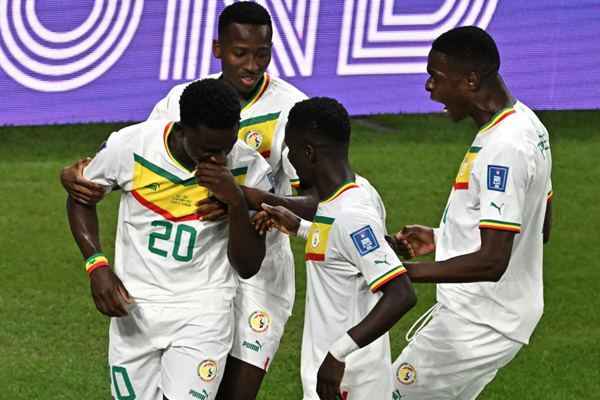 Đội chủ nhà World Cup 2022 tiếp tục thất bại - Anh 2