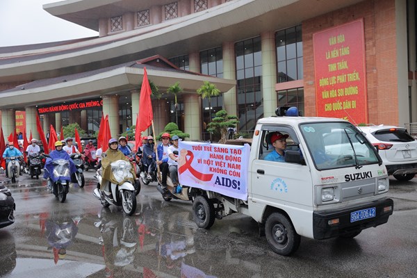 Lo ngại số người mắc mới HIV/AIDS gia tăng sau dịch Covid-19 - Anh 2