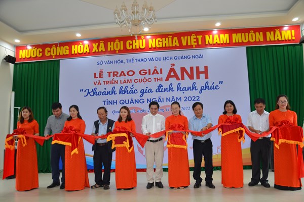 Quảng Ngãi: Trao giải và triển lãm cuộc thi ảnh “Khoảnh khắc gia đình hạnh phúc” - Anh 1