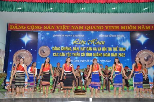 Liên hoan cồng chiêng, đàn hát dân ca các dân tộc thiểu số Quảng Ngãi - Anh 7