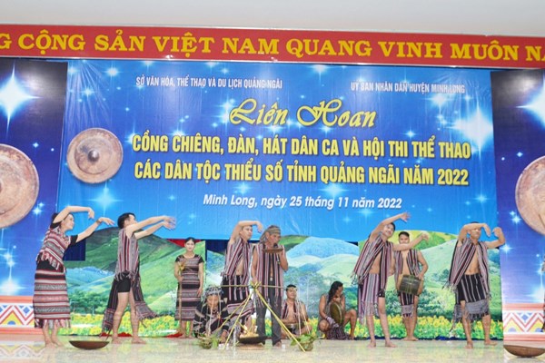 Liên hoan cồng chiêng, đàn hát dân ca các dân tộc thiểu số Quảng Ngãi - Anh 3
