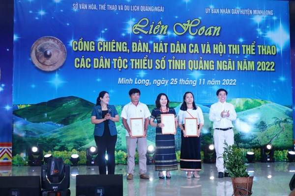 Liên hoan cồng chiêng, đàn hát dân ca các dân tộc thiểu số Quảng Ngãi - Anh 8