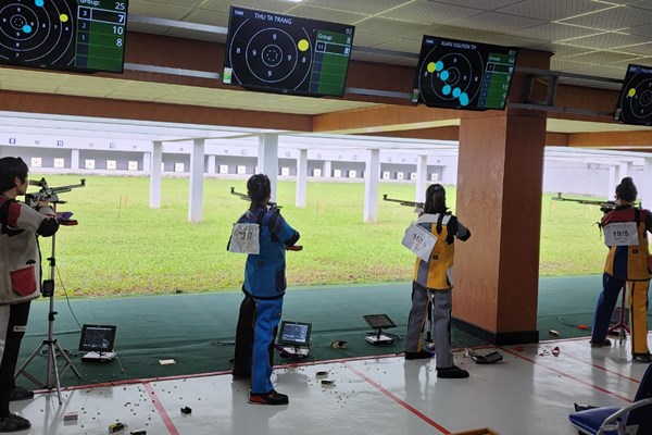 Hấp dẫn các cuộc tranh tài - Anh 2
