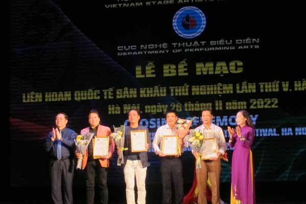 Liên hoan Quốc tế sân khấu thử nghiệm lần thứ 5: Những 
