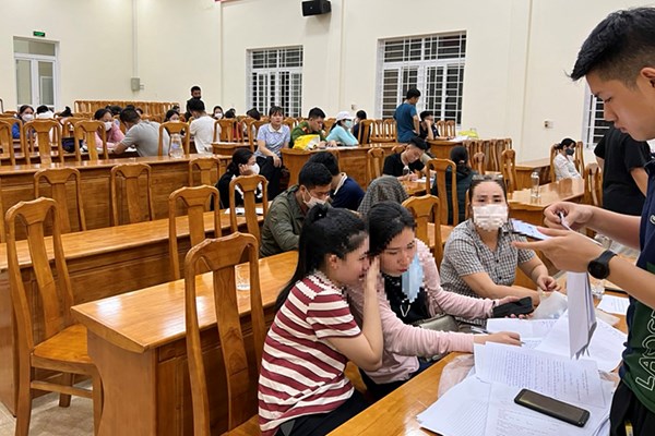 Quảng Bình: Phá các ổ nhóm lô đề và triệu tập 98 người nghi vấn đánh bạc - Anh 1