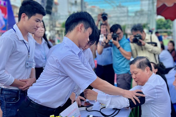 Học sinh, sinh viên giáo dục nghề nghiệp gọi vốn khởi nghiệp: Đã qua thời “thi rồi thôi” - Anh 1