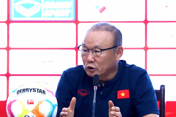 HLV Park Hang-seo hài lòng với chiến thắng của tuyển Việt Nam trước Dortmund - Anh 1