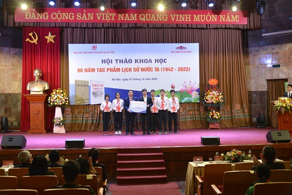 Hội thảo khoa học 80 năm tác phẩm “Lịch sử nước ta”: Những quan điểm tư tưởng vẫn vẹn nguyên giá trị - Anh 3