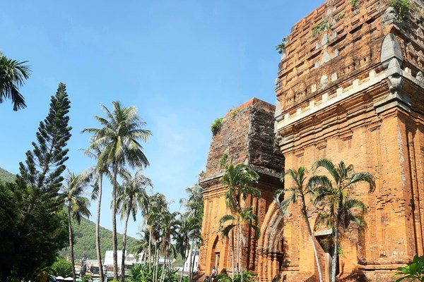 Để tháp Chăm thực sự là sản phẩm du lịch - Anh 1