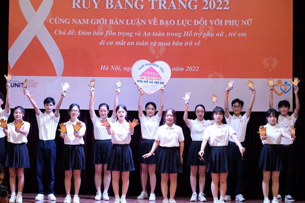 Bữa sáng ruy băng trắng ​​​​​​​ 2022: Gắn kết nam giới chống lại bạo lực gia đình - Anh 1