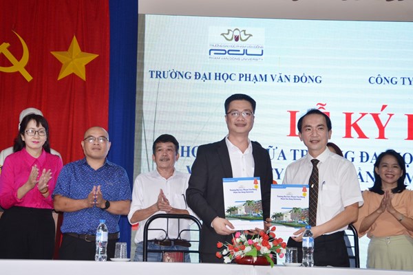 Quảng Ngãi: Đẩy mạnh liên kết hợp tác đào tạo nguồn nhân lực ngành du lịch - Anh 2
