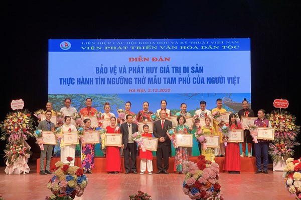 Ứng xử với di sản Thực hành Tín ngưỡng thờ Mẫu - Anh 4