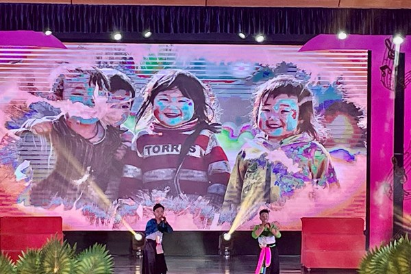 Giai điệu Tuổi hồng: Đêm của những  giai điệu nồng nàn và sắc màu rực rỡ - Anh 3