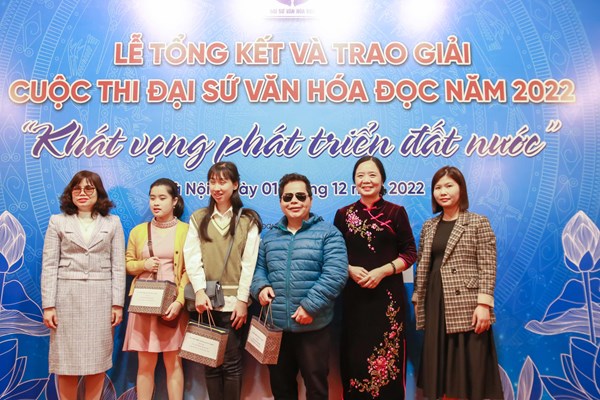 Lan tỏa tri thức, kết nối yêu thương - Anh 1