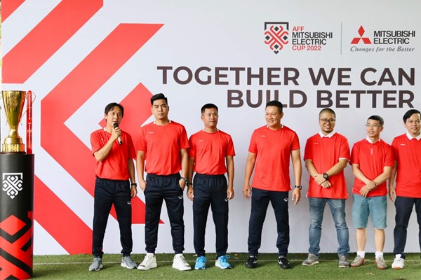 Ra mắt cúp vô địch AFF Cup 2022 tại TP.HCM - Anh 2