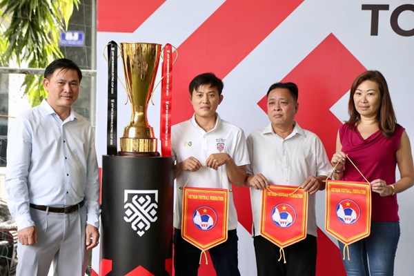 Ra mắt cúp vô địch AFF Cup 2022 tại TP.HCM - Anh 1