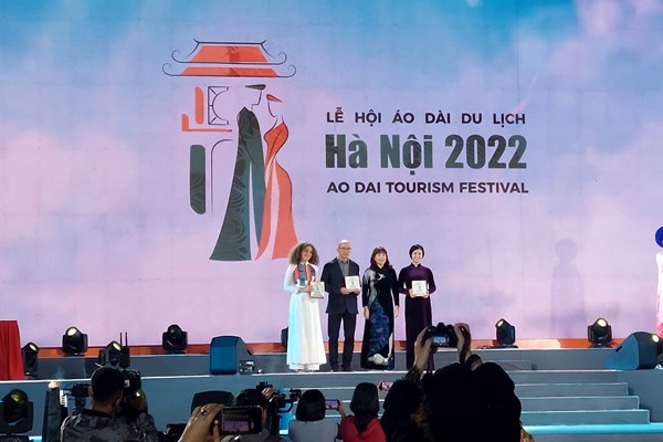 30.000 lượt người tham dự Lễ hội Áo dài du lịch Hà Nội - Anh 4