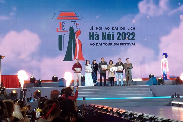 30.000 lượt người tham dự Lễ hội Áo dài du lịch Hà Nội - Anh 2