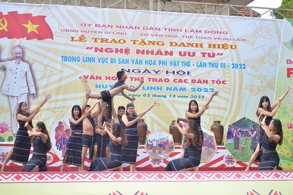 Lâm Đồng: 6 nghệ nhân được phong tặng danh hiệu 'Nghệ nhân ưu tú' - Anh 2