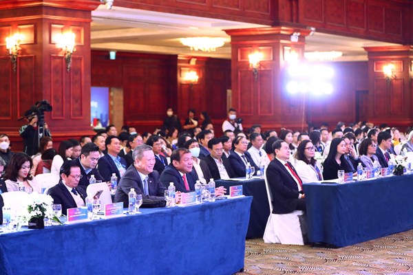 Diễn đàn “Văn hóa với Doanh nghiệp” năm 2022, Bộ trưởng Nguyễn Văn Hùng: Chiều sâu văn hóa giúp doanh nghiệp không đơn thuần chạy theo lợi nhuận - Anh 3