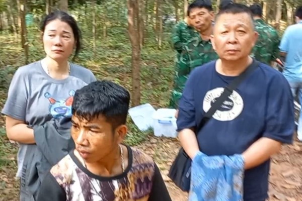 Triệt phá đường dây dẫn người nước ngoài xuất cảnh trái phép - Anh 2