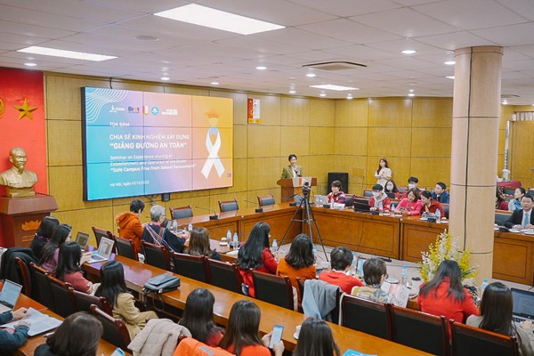 Xây dựng 'giảng đường an toàn' không bạo lực và bình đẳng giới - Anh 1
