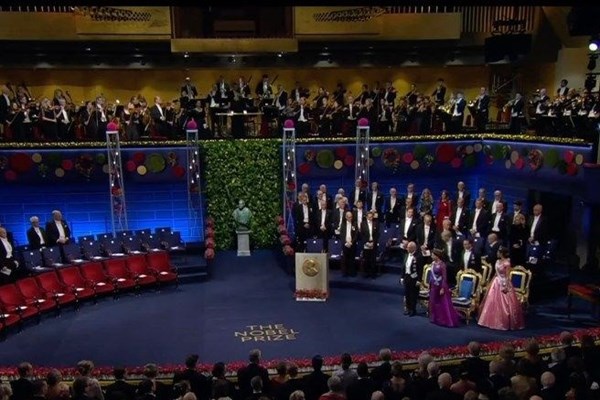 Thụy Điển: Lễ trao giải Nobel 2022 trở lại sang trọng và hào nhoáng - Anh 1