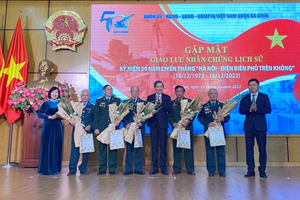 Giao lưu nhân chứng lịch sử Chiến thắng “Hà Nội - Điện Biên Phủ trên không”: Những bài học lịch sử sống động - Anh 5