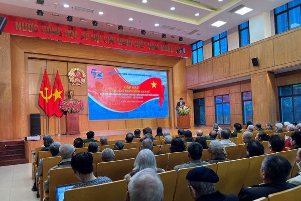 Giao lưu nhân chứng lịch sử Chiến thắng “Hà Nội - Điện Biên Phủ trên không”: Những bài học lịch sử sống động - Anh 1