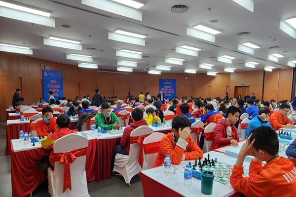 227 kỳ thủ tham dự môn cờ vua - Anh 1
