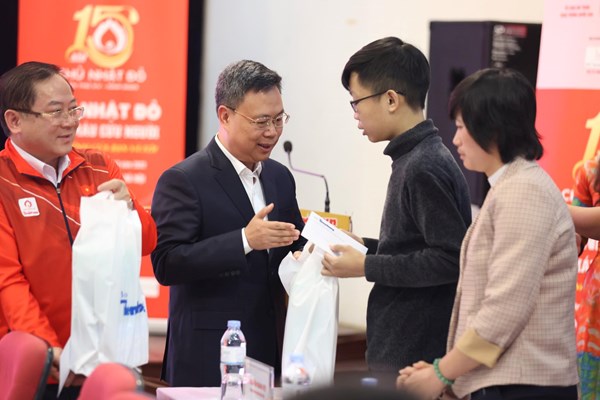 Khởi động chuỗi ngày hội hiến máu tình nguyện “Chủ nhật Đỏ” năm 2023 - Anh 2