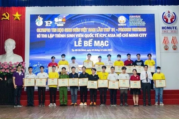 Học viện Hải quân đạt giải cao kỳ thi Olympic tin học sinh viên toàn quốc - Anh 1