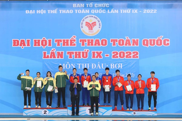 Đoàn Quân đội tiếp tục thi đấu thăng hoa tại môn Bơi - Anh 4