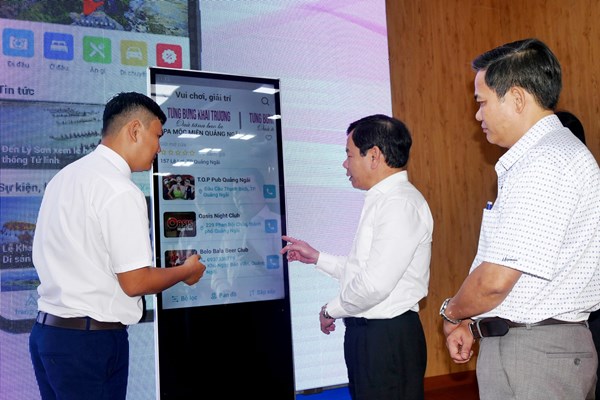 Quảng Ngãi: Chuyển đổi số thúc đẩy phát triển du lịch - Anh 1